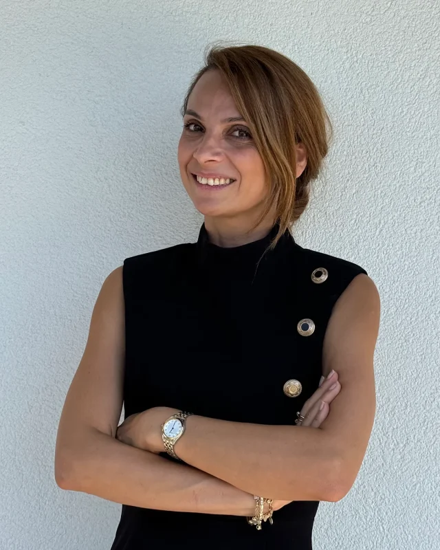 ÖZLEM KURT